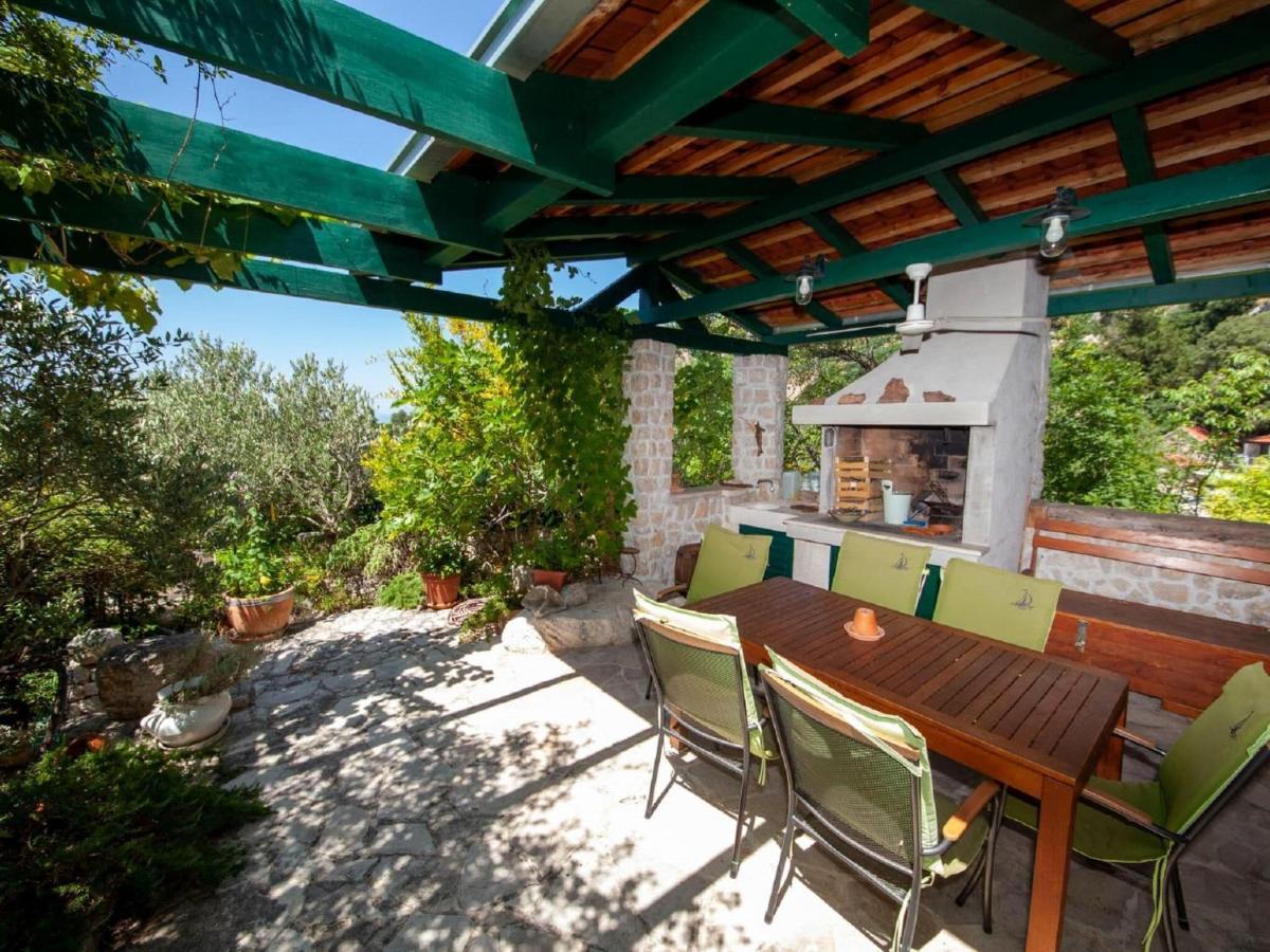 Luxurious Holiday Home In Makarska With Jacuzzi Extérieur photo