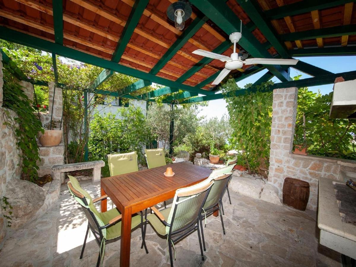 Luxurious Holiday Home In Makarska With Jacuzzi Extérieur photo
