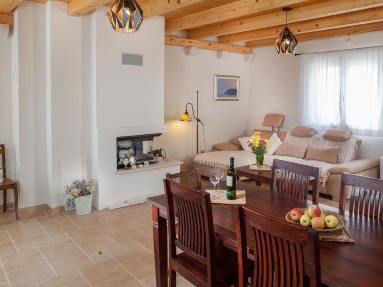 Luxurious Holiday Home In Makarska With Jacuzzi Extérieur photo
